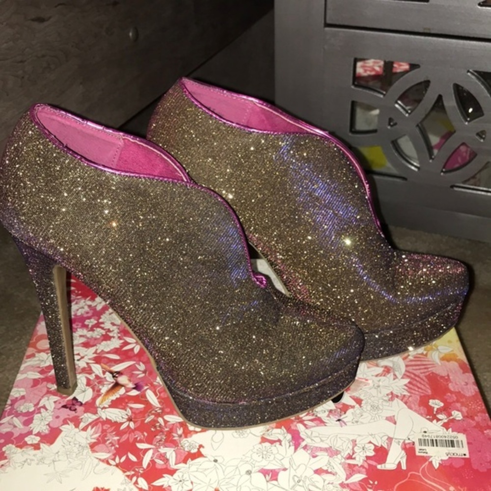 Sale‼️ Stiletto Booties (reg $57)​
